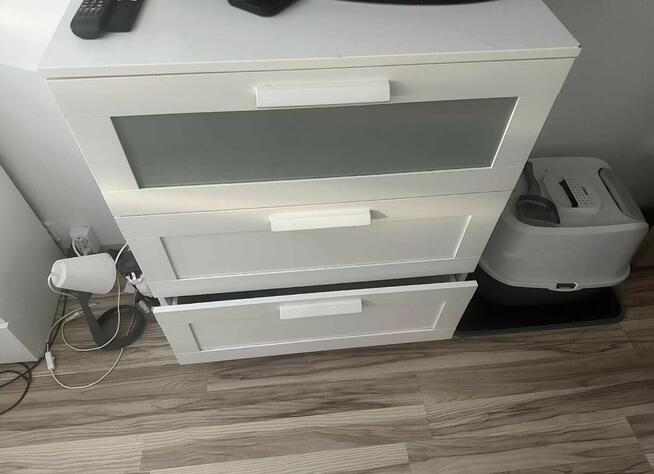 Sprzedam łóżko i komodę