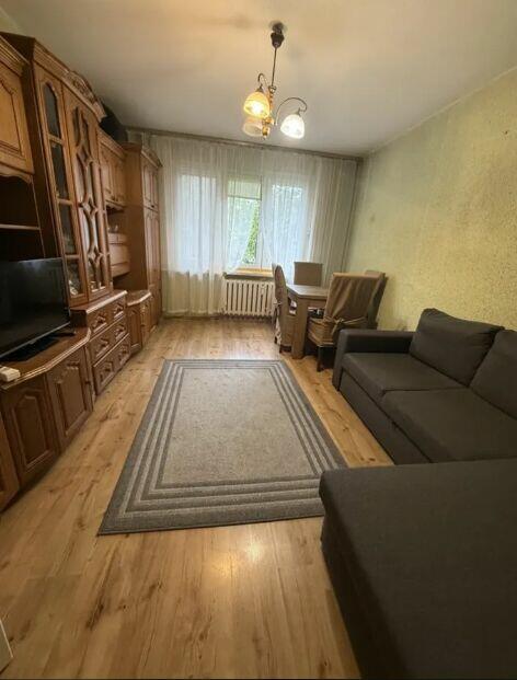 Ustawna kawalerka o powierzchni 33m2, z oddzielną kuchnią