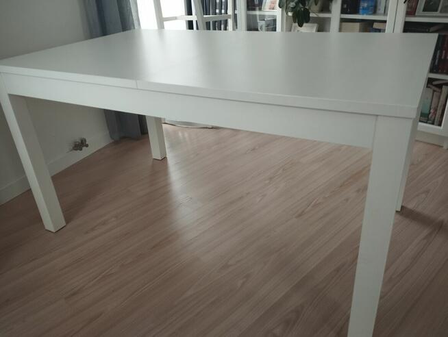 Sprzedam stół rozkładany biały i 4 krzesła