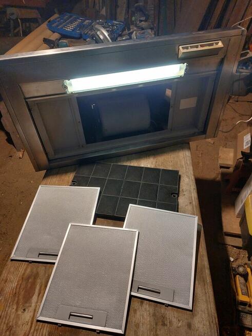 Okap przyścienny - z silnikiem, regulatorem, filtrem kuchni