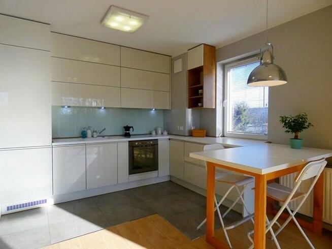 Żabiniec 38, Olsza, 2 pokoje z balkonem i garażem