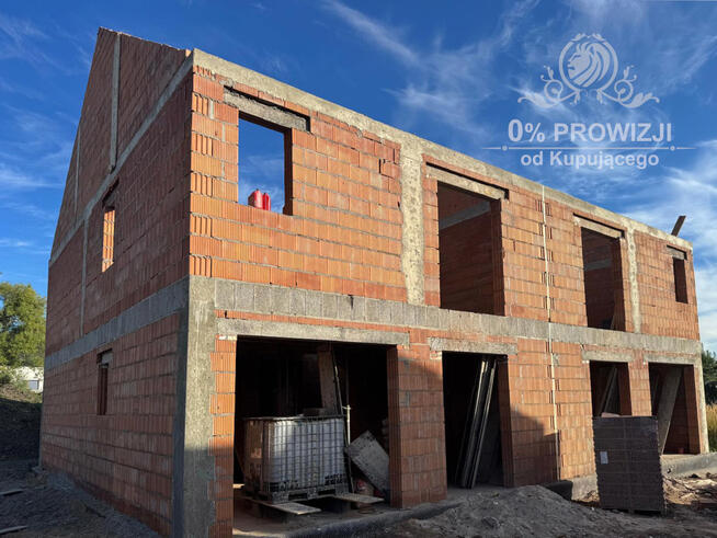 Dom w zab. bliźniaczej o pow. uż.105,27+ 16,1m2garaż, działka 383m2/Iwiny