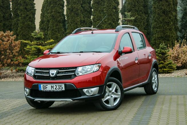 Dacia Sandero Stepway 90KM Nawigacja Tempomat Parktronik Klimatyzacja 1 właściciel