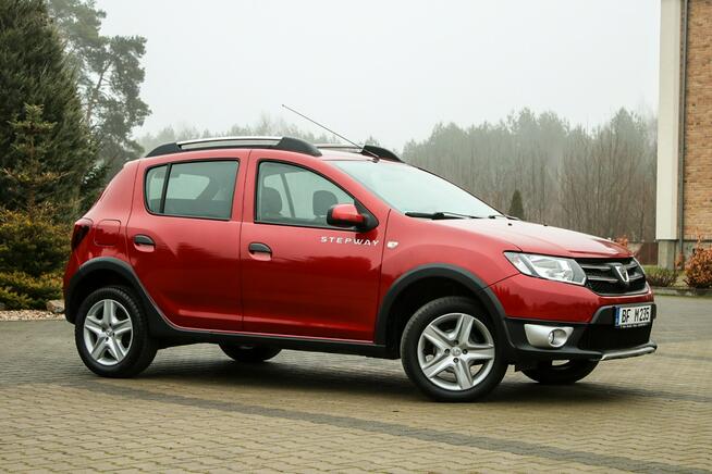 Dacia Sandero Stepway 90KM Nawigacja Tempomat Parktronik Klimatyzacja 1 właściciel