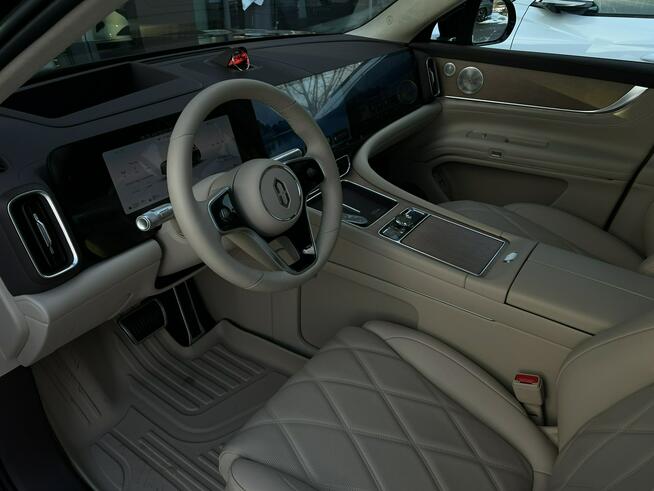 AITO M9 Ultra 6-Seat 4WD HREV 1.5T 365kw Pierwszy Właściciel FV23%