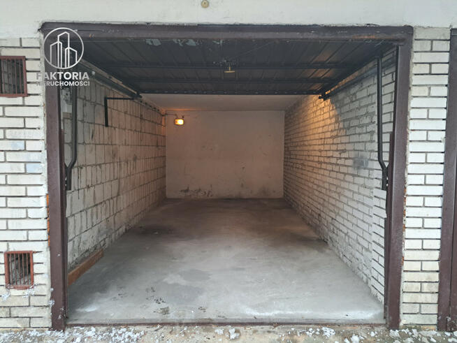 Garaż Białystok Słoneczny Stok, Upalna