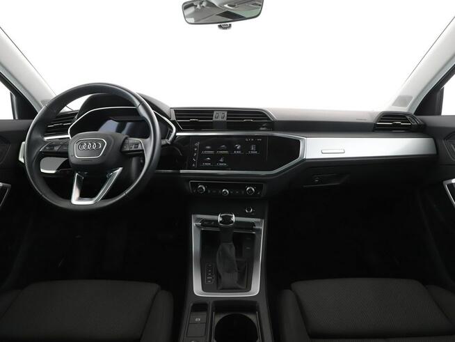 Audi Q3 PHEV automat full LED navi klima auto virtual cocpit grzane fotele