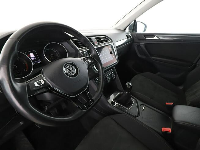 Volkswagen Tiguan LED klima auto grzane fotele kamera i czujniki parkowania