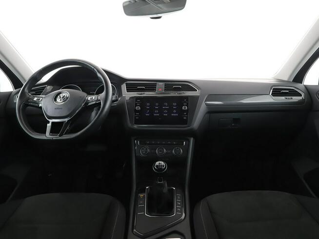 Volkswagen Tiguan LED klima auto grzane fotele kamera i czujniki parkowania