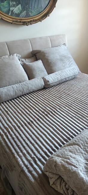 Sprzedam nową sypialnię kontynentalną z szafką, oraz nową weę