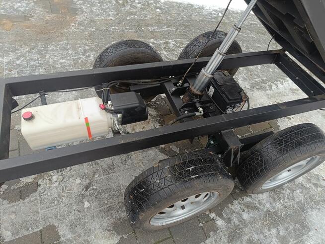 Przyczepa do quada z wywrotrm