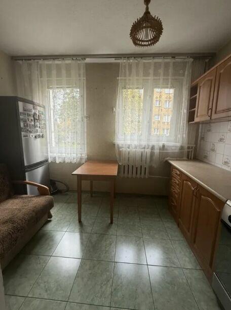 Ustawna kawalerka o powierzchni 33m2, z oddzielną kuchnią