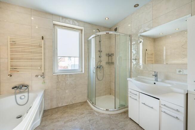 Dom - Ulica Bukowa 6. + garaż.