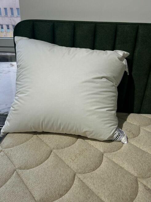 Poduszka z naturalnego puchu gęsiego Notte Amore