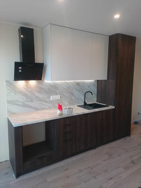 Kafelkarz , glazurnik , wykończenia wnętrz