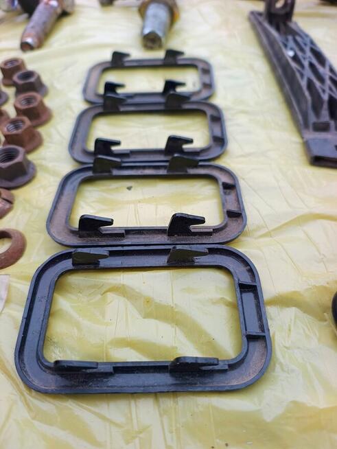 Części Mercedes Kaczka T1 208-410D