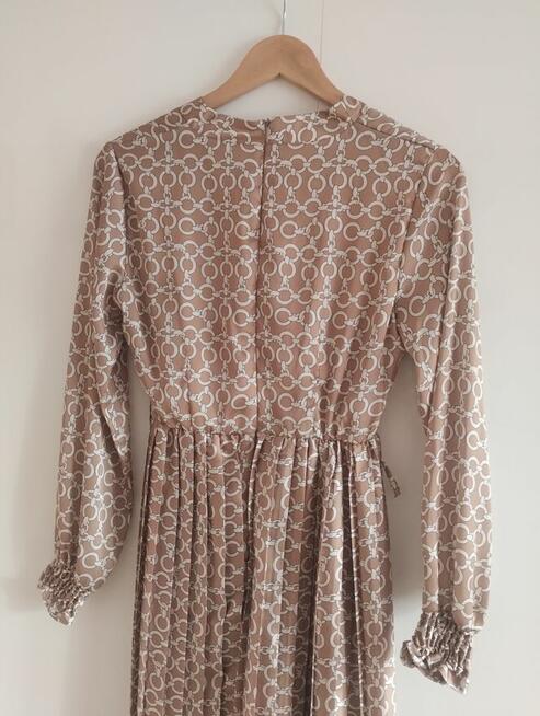 Złota sukienka plisowana imprezowa z paskiem midi s