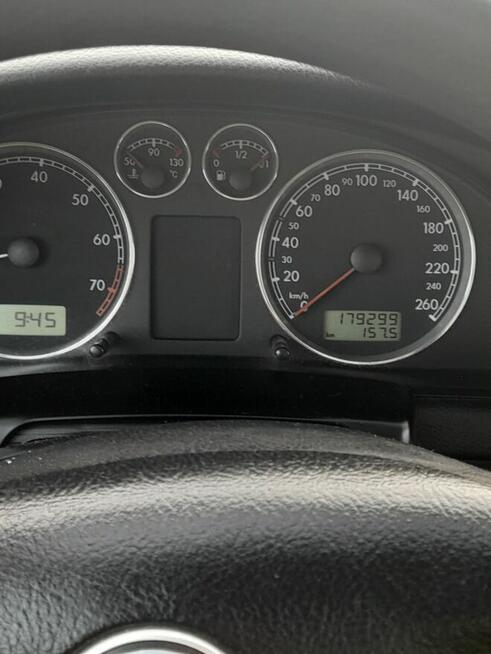 Samochód Volkswagen Passat z 2002 r.