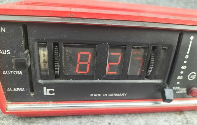 Zegar taśmowy radio Grundig Sono-clock b20