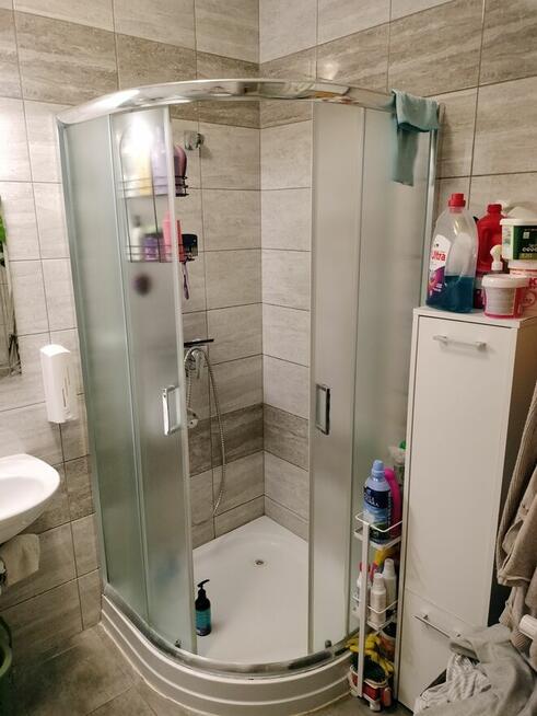 Wynajmę dwupokojowe mieszkanie z oddzielną kuchnią