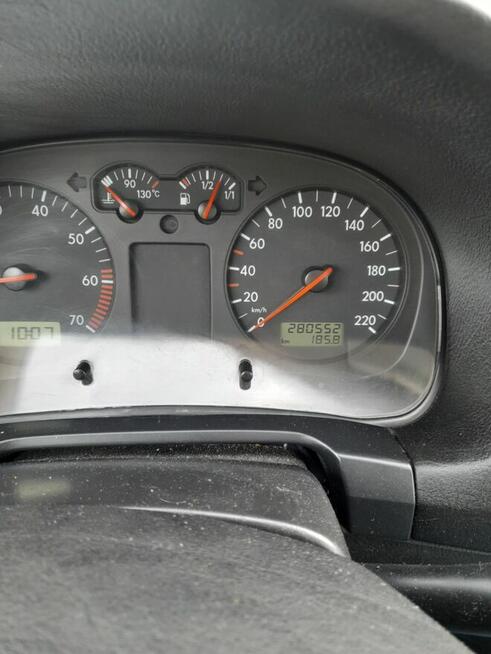 Samochód Volkswagen Golf