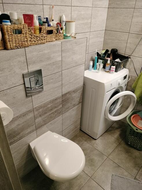 Wynajmę dwupokojowe mieszkanie z oddzielną kuchnią