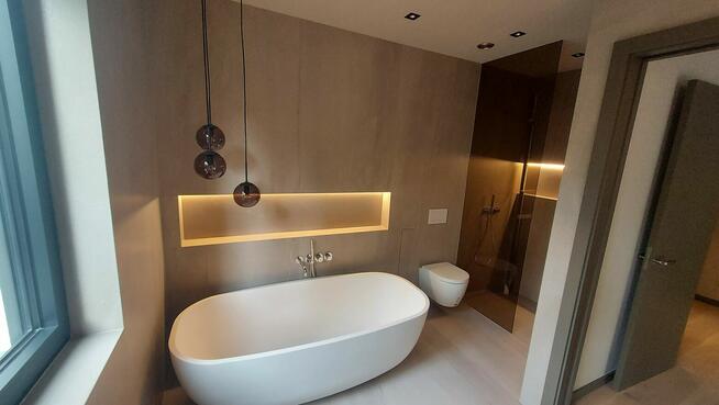 Układanie płytek, duże formaty,