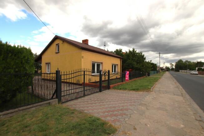 Murowany dom z ogrodem i garażem – Kłodawa