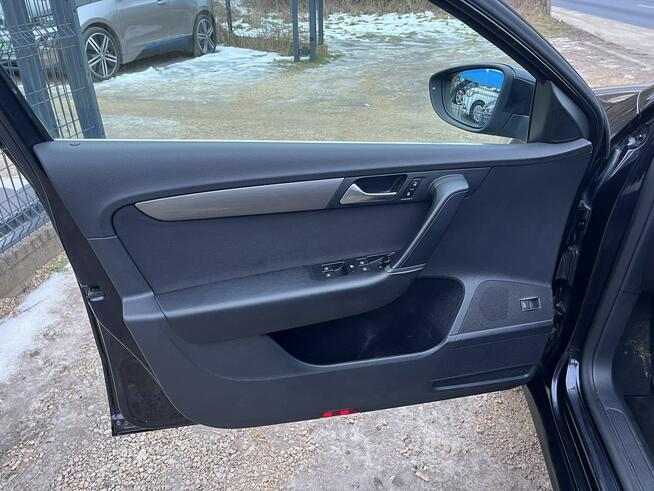 Volkswagen Passat 1.4 1wł xenom Navi GPS GRzane Fotele Stan IDealny Bezwypadk Opłacony