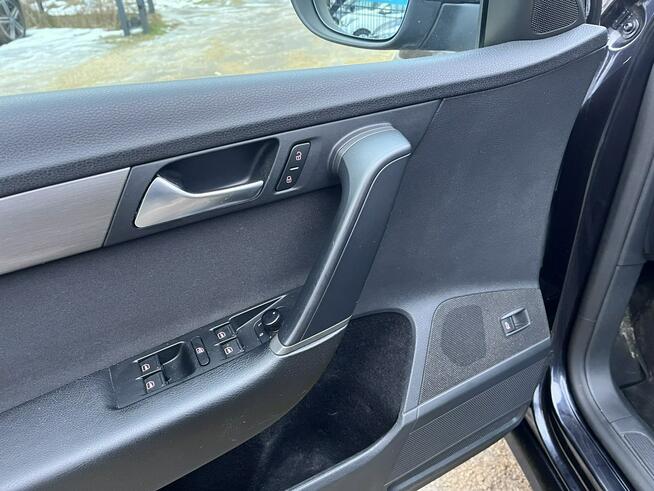 Volkswagen Passat 1.4 1wł xenom Navi GPS GRzane Fotele Stan IDealny Bezwypadk Opłacony