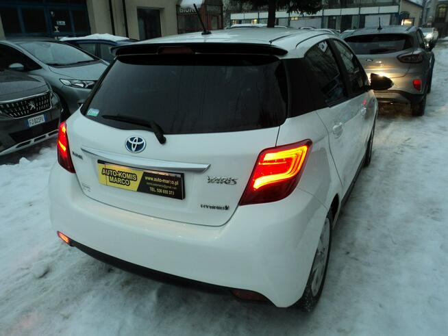 sprzedam ładną TOYOTE YARIS z 2015r 1.5 HYBRYDA+benz 100KM udziela.GW