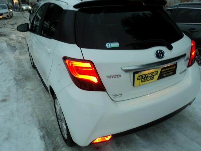 sprzedam ładną TOYOTE YARIS z 2015r 1.5 HYBRYDA+benz 100KM udziela.GW