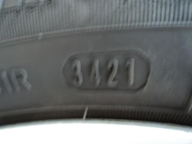 sprzedam ładną TOYOTE YARIS z 2015r 1.5 HYBRYDA+benz 100KM udziela.GW