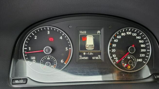 Volkswagen Touran Highline 7 osobowy navi panorama kamera cofania