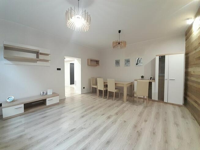 Wynajmę jasną kawalerkę w Centrum, Piekarska 17A