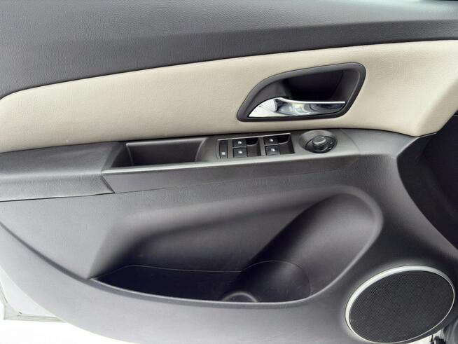 Chevrolet Cruze Skórzana tapicerka/ Nawigacja/ Czujnik zmierzchu / Tempomat / FV marża