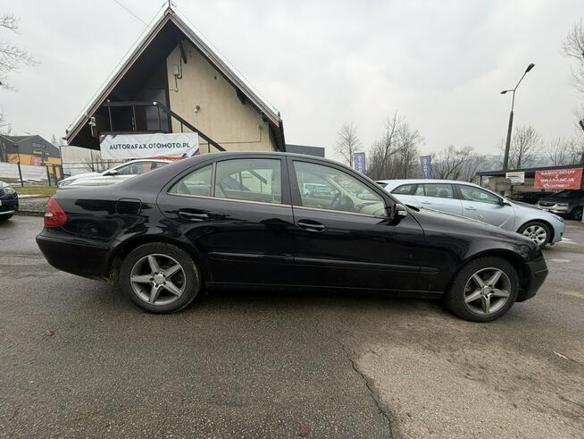 Mercedes E 220 Klimatyzacja, Ele szyby 4x, Ele lusterka, 6 biegowy, 2 kpl. kół