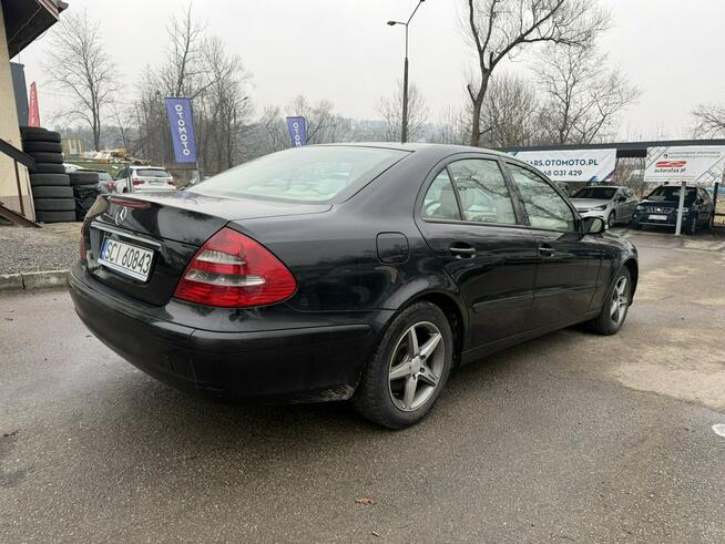 Mercedes E 220 Klimatyzacja, Ele szyby 4x, Ele lusterka, 6 biegowy, 2 kpl. kół