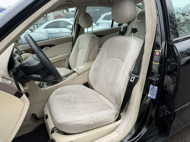 Mercedes E 220 Klimatyzacja, Ele szyby 4x, Ele lusterka, 6 biegowy, 2 kpl. kół