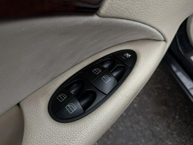 Mercedes E 220 Klimatyzacja, Ele szyby 4x, Ele lusterka, 6 biegowy, 2 kpl. kół