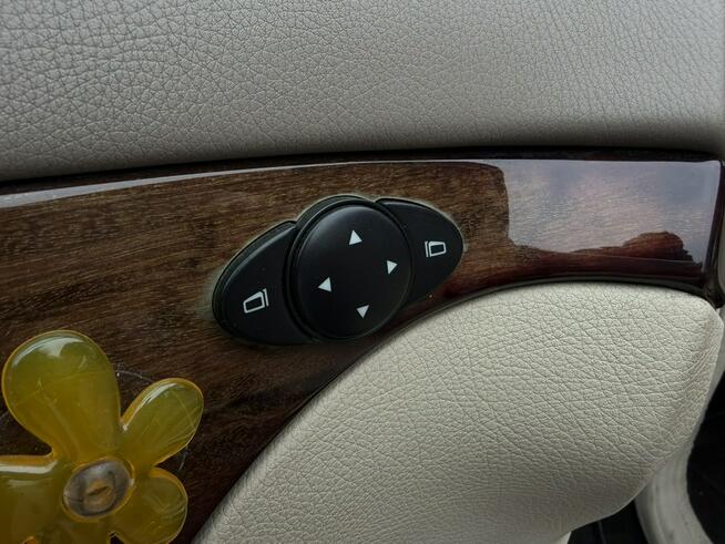 Mercedes E 220 Klimatyzacja, Ele szyby 4x, Ele lusterka, 6 biegowy, 2 kpl. kół