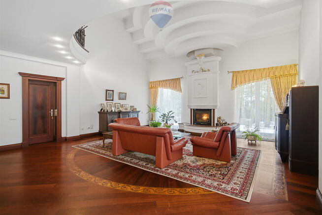 Luksusowa rezydencja z basenem i bacówką, 1,2 ha