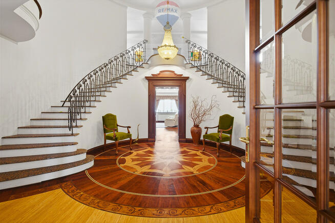 Luksusowa rezydencja z basenem i bacówką, 1,2 ha