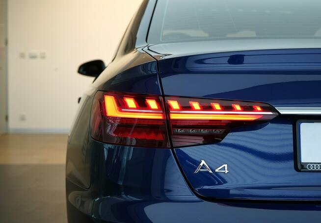 Audi A4 35 TDI Stronic Led Nav TempomatACC Ambiente Panorama Alu17"