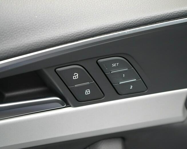 Audi A4 35 TDI Stronic Led Nav TempomatACC Ambiente Panorama Alu17"