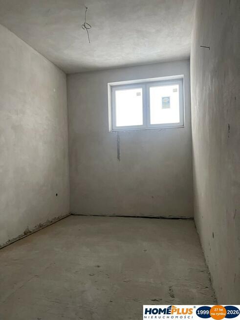 Budynek pod działalność 1400 m², plac manewrowy.