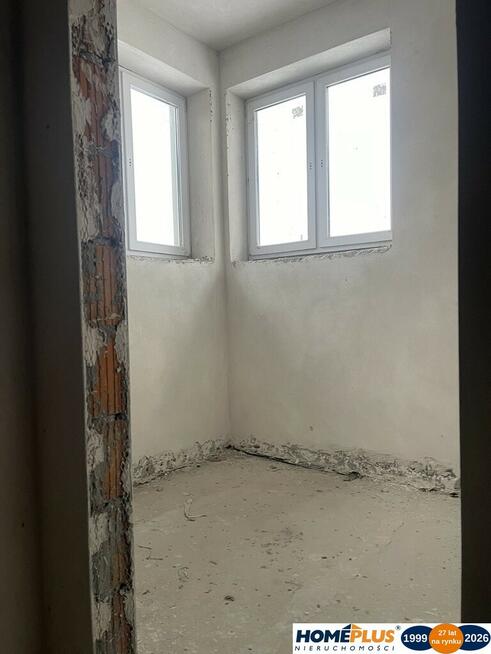 Budynek pod działalność 1400 m², plac manewrowy.