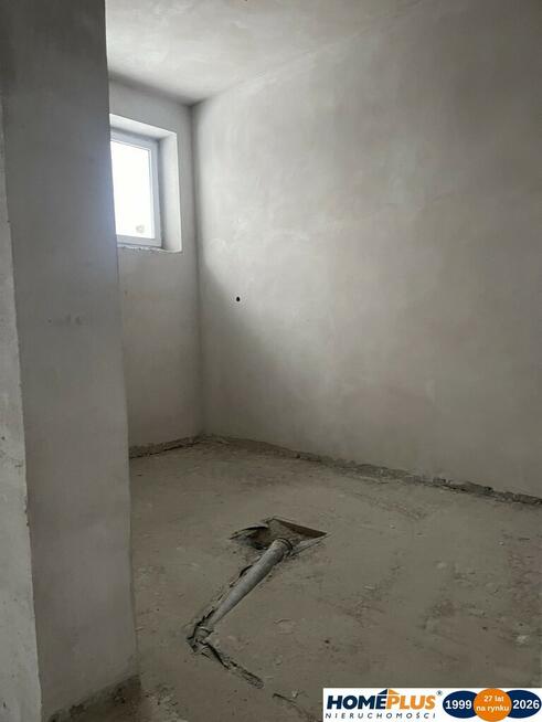 Budynek pod działalność 1400 m², plac manewrowy.