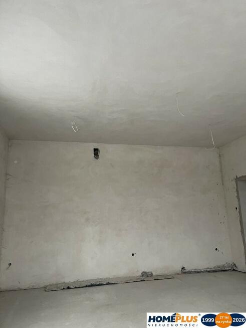 Budynek pod działalność 1400 m², plac manewrowy.