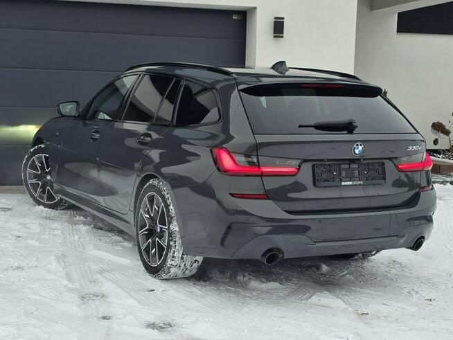 330e Mpakiet /przepiękna/ F-VAT 23% /zarysowany bok